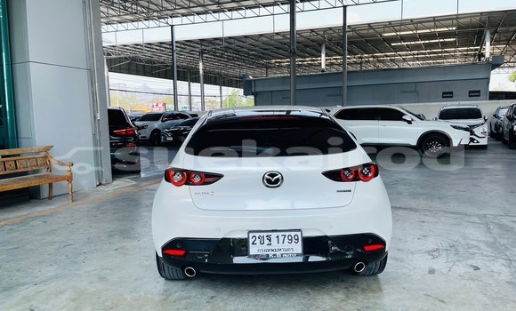 ซื้อ รถมือสอง Mazda 3 ขาว รถยนต์ ใน %{เมือง} ใน นนทบุรี ซื้อ รถมือสอง Mazda 3 ขาว รถยนต์ ใน %{เมือง} ใน นนทบุรี