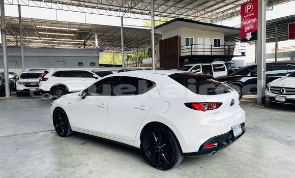 ซื้อ รถมือสอง Mazda 3 ขาว รถยนต์ ใน %{เมือง} ใน นนทบุรี ซื้อ รถมือสอง Mazda 3 ขาว รถยนต์ ใน %{เมือง} ใน นนทบุรี