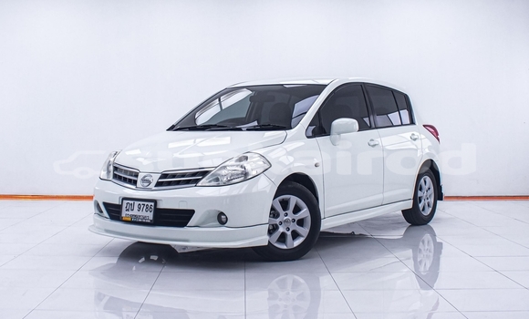 Buy Used Nissan Tiida White Car in Nonthaburi in Nonthaburi