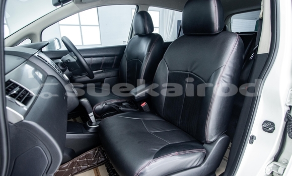 ซื้อ รถมือสอง Nissan Tiida ขาว รถยนต์ ใน %{เมือง} ใน นนทบุรี ซื้อ รถมือสอง Nissan Tiida ขาว รถยนต์ ใน %{เมือง} ใน นนทบุรี