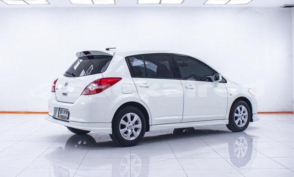 ซื้อ รถมือสอง Nissan Tiida ขาว รถยนต์ ใน %{เมือง} ใน นนทบุรี ซื้อ รถมือสอง Nissan Tiida ขาว รถยนต์ ใน %{เมือง} ใน นนทบุรี