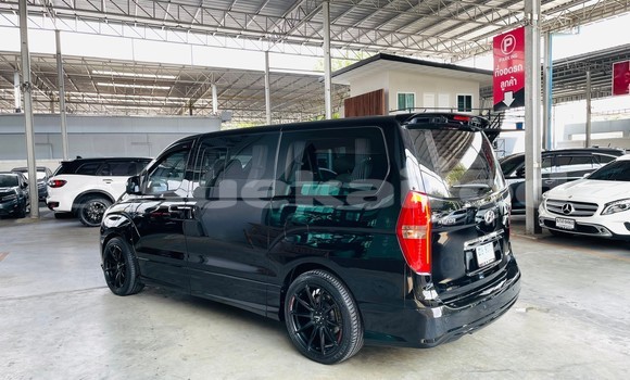 Buy Used Hyundai H1 Black Car in Nonthaburi in Nonthaburi Buy Used Hyundai H1 Black Car in Nonthaburi in Nonthaburi