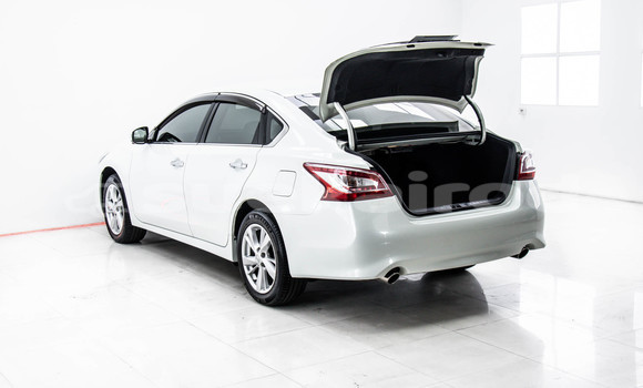 Buy Used Nissan Teana White Car in Bangkok in Bangkok Buy Used Nissan Teana White Car in Bangkok in Bangkok