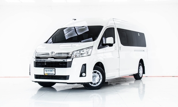 Buy Used Toyota Commuter White Car in Nonthaburi in Nonthaburi