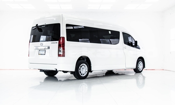 ซื้อ รถมือสอง Toyota Commuter ขาว รถยนต์ ใน %{เมือง} ใน นนทบุรี ซื้อ รถมือสอง Toyota Commuter ขาว รถยนต์ ใน %{เมือง} ใน นนทบุรี