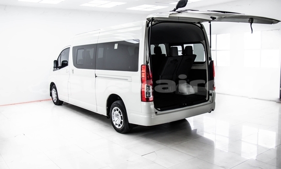 ซื้อ รถมือสอง Toyota Commuter ขาว รถยนต์ ใน %{เมือง} ใน นนทบุรี ซื้อ รถมือสอง Toyota Commuter ขาว รถยนต์ ใน %{เมือง} ใน นนทบุรี