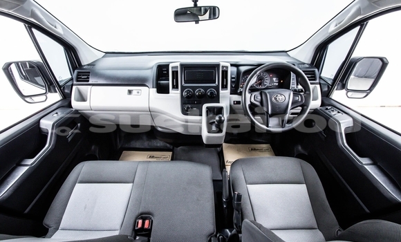 ซื้อ รถมือสอง Toyota Commuter ขาว รถยนต์ ใน %{เมือง} ใน นนทบุรี ซื้อ รถมือสอง Toyota Commuter ขาว รถยนต์ ใน %{เมือง} ใน นนทบุรี