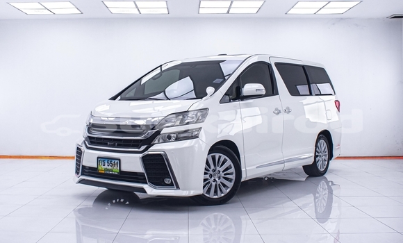 Buy Used Toyota Vellfire White Car in Nonthaburi in Nonthaburi