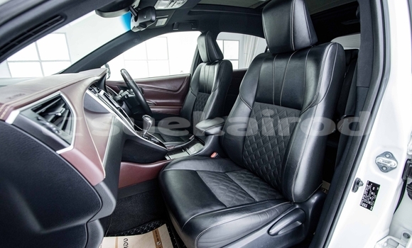 Buy Used Toyota Harrier White Car in Nonthaburi in Nonthaburi Buy Used Toyota Harrier White Car in Nonthaburi in Nonthaburi