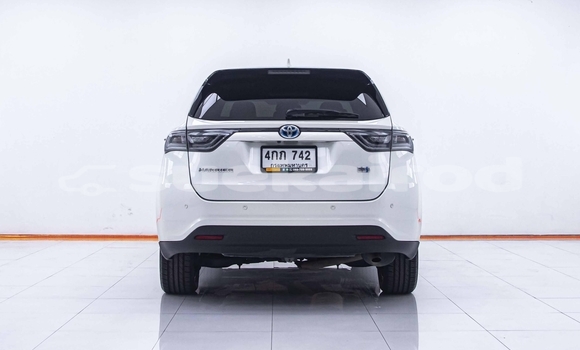 Buy Used Toyota Harrier White Car in Nonthaburi in Nonthaburi Buy Used Toyota Harrier White Car in Nonthaburi in Nonthaburi