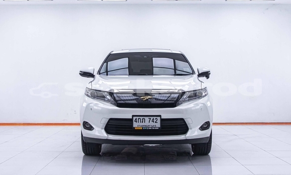 Buy Used Toyota Harrier White Car in Nonthaburi in Nonthaburi Buy Used Toyota Harrier White Car in Nonthaburi in Nonthaburi