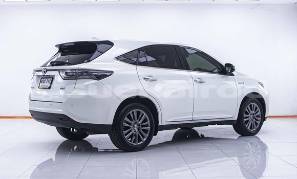 Buy Used Toyota Harrier White Car in Nonthaburi in Nonthaburi Buy Used Toyota Harrier White Car in Nonthaburi in Nonthaburi