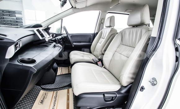 Buy Used Honda Freed White Car in Nonthaburi in Nonthaburi Buy Used Honda Freed White Car in Nonthaburi in Nonthaburi