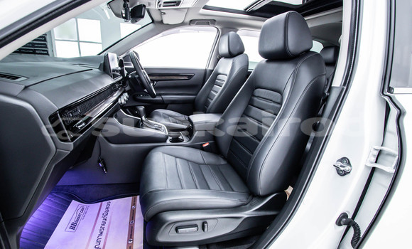 Buy Used Honda CR-V White Car in Bangkok in Bangkok Buy Used Honda CR-V White Car in Bangkok in Bangkok