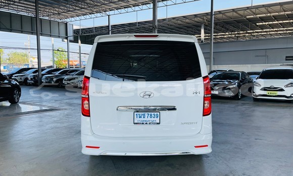 ซื้อ รถมือสอง Hyundai H1 ขาว รถยนต์ ใน %{เมือง} ใน นนทบุรี ซื้อ รถมือสอง Hyundai H1 ขาว รถยนต์ ใน %{เมือง} ใน นนทบุรี