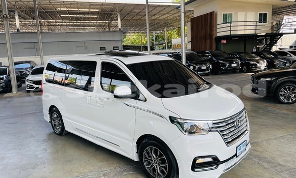 ซื้อ รถมือสอง Hyundai H1 ขาว รถยนต์ ใน %{เมือง} ใน นนทบุรี ซื้อ รถมือสอง Hyundai H1 ขาว รถยนต์ ใน %{เมือง} ใน นนทบุรี