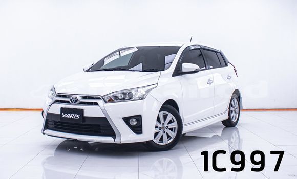 ซื้อ รถมือสอง Toyota Yaris ขาว รถยนต์ ใน %{เมือง} ใน กรุงเทพมหานคร