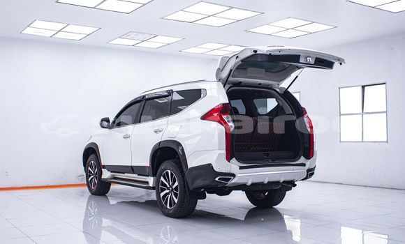 Buy Used Mitsubishi Pajero White Car in Bangkok in Bangkok Buy Used Mitsubishi Pajero White Car in Bangkok in Bangkok