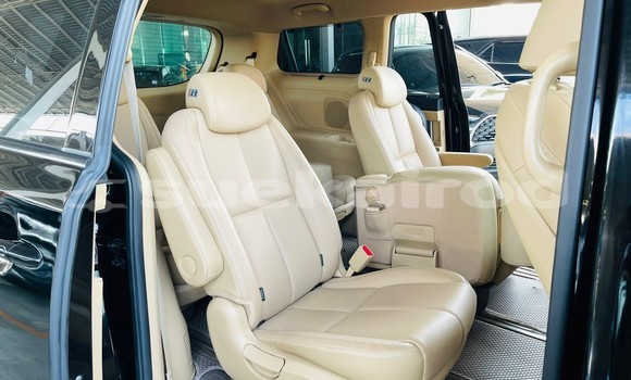 ซื้อ รถมือสอง Kia Carnival สีดำ รถยนต์ ใน %{เมือง} ใน นนทบุรี ซื้อ รถมือสอง Kia Carnival สีดำ รถยนต์ ใน %{เมือง} ใน นนทบุรี