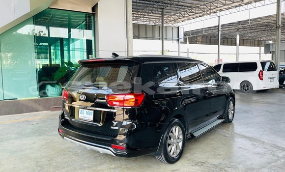 ซื้อ รถมือสอง Kia Carnival สีดำ รถยนต์ ใน %{เมือง} ใน นนทบุรี ซื้อ รถมือสอง Kia Carnival สีดำ รถยนต์ ใน %{เมือง} ใน นนทบุรี