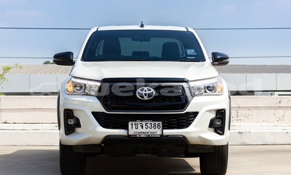 Buy Used Toyota Hiluxe Revo White Car in Nonthaburi in Nonthaburi Buy Used Toyota Hiluxe Revo White Car in Nonthaburi in Nonthaburi