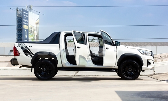 Buy Used Toyota Hiluxe Revo White Car in Nonthaburi in Nonthaburi Buy Used Toyota Hiluxe Revo White Car in Nonthaburi in Nonthaburi