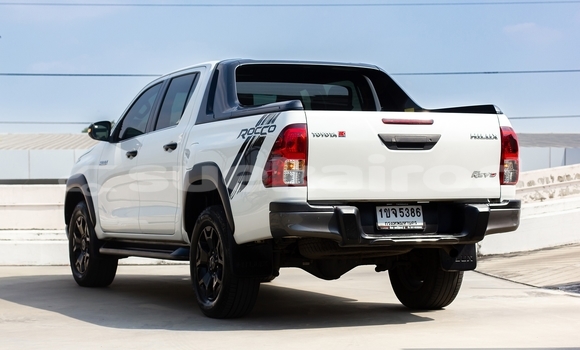 Buy Used Toyota Hiluxe Revo White Car in Nonthaburi in Nonthaburi Buy Used Toyota Hiluxe Revo White Car in Nonthaburi in Nonthaburi