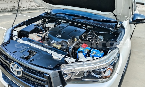 Buy Used Toyota Hiluxe Revo White Car in Nonthaburi in Nonthaburi Buy Used Toyota Hiluxe Revo White Car in Nonthaburi in Nonthaburi