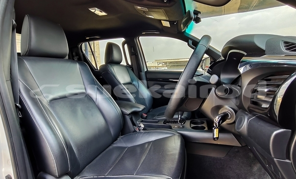 Buy Used Toyota Hiluxe Revo White Car in Nonthaburi in Nonthaburi Buy Used Toyota Hiluxe Revo White Car in Nonthaburi in Nonthaburi