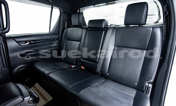 Buy Used Toyota Hiluxe Revo White Car in Nonthaburi in Nonthaburi Buy Used Toyota Hiluxe Revo White Car in Nonthaburi in Nonthaburi