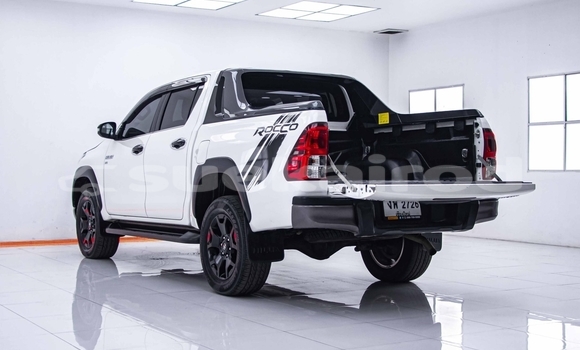 Buy Used Toyota Hiluxe Revo White Car in Nonthaburi in Nonthaburi Buy Used Toyota Hiluxe Revo White Car in Nonthaburi in Nonthaburi