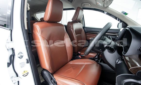 Buy Used Suzuki Ertiga White Car in Bangkok in Bangkok Buy Used Suzuki Ertiga White Car in Bangkok in Bangkok