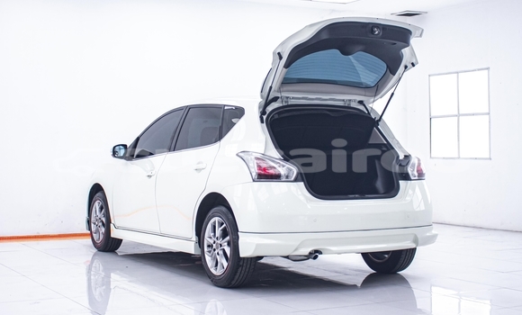 Buy Used Nissan Pulsar White Car in Nonthaburi in Nonthaburi Buy Used Nissan Pulsar White Car in Nonthaburi in Nonthaburi