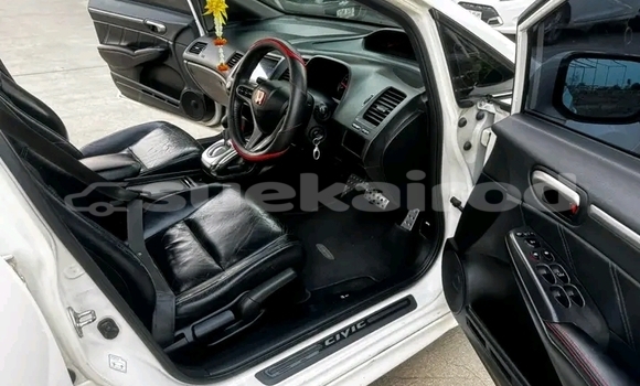 Buy Used Honda Civic White Car in Chai Nat in Chai Nat