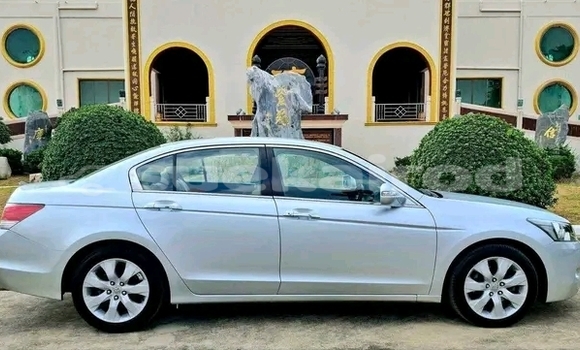 Buy Used Honda Accord White Car in Chachoengsao in Chachoengsao