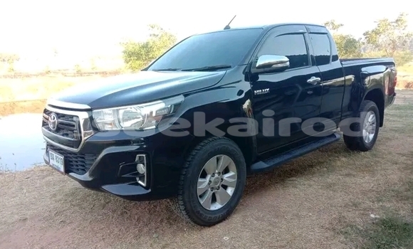 ซื้อ รถมือสอง Toyota Hiluxe Revo สีดำ รถยนต์ ใน %{เมือง} ใน ชัยนาท