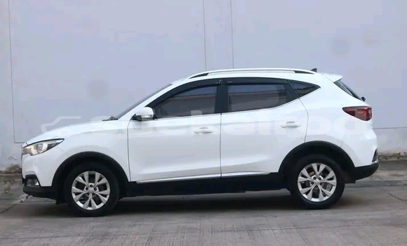 Buy Used MG GS White Car in Chai Nat in Chai Nat