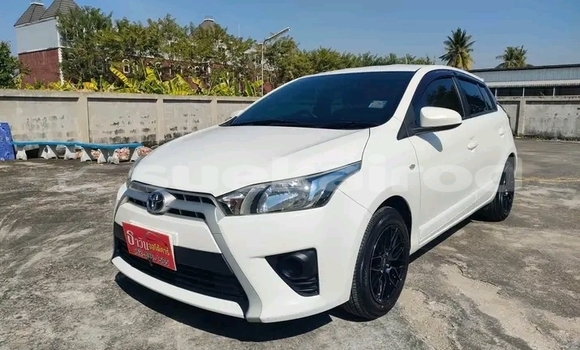 ซื้อ รถมือสอง Toyota Yaris ขาว รถยนต์ ใน %{เมือง} ใน ชัยนาท ซื้อ รถมือสอง Toyota Yaris ขาว รถยนต์ ใน %{เมือง} ใน ชัยนาท