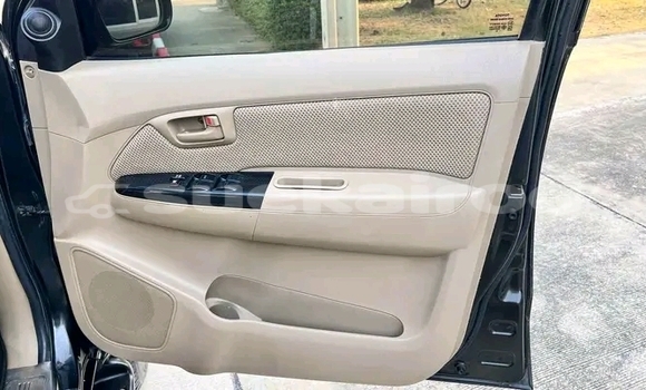 Buy Used Toyota Vigo Black Car in Chai Nat in Chai Nat