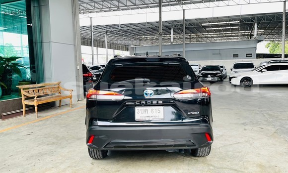 ซื้อ รถมือสอง Toyota Corolla Cross สีดำ รถยนต์ ใน %{เมือง} ใน นนทบุรี ซื้อ รถมือสอง Toyota Corolla Cross สีดำ รถยนต์ ใน %{เมือง} ใน นนทบุรี