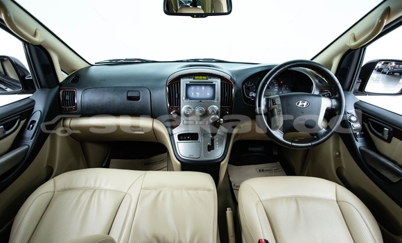 ซื้อ รถมือสอง Hyundai Grand Starex สีดำ รถยนต์ ใน %{เมือง} ใน นนทบุรี ซื้อ รถมือสอง Hyundai Grand Starex สีดำ รถยนต์ ใน %{เมือง} ใน นนทบุรี