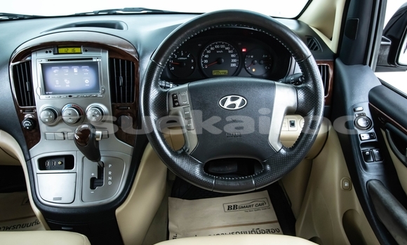 ซื้อ รถมือสอง Hyundai Grand Starex สีดำ รถยนต์ ใน %{เมือง} ใน นนทบุรี ซื้อ รถมือสอง Hyundai Grand Starex สีดำ รถยนต์ ใน %{เมือง} ใน นนทบุรี