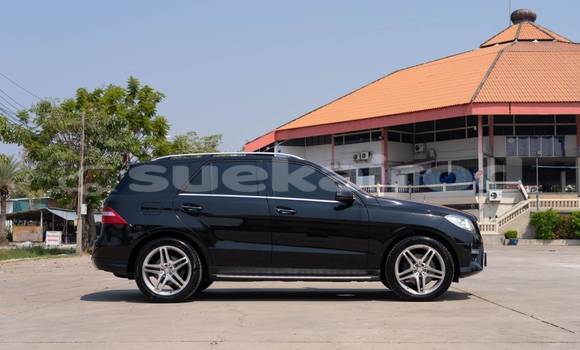 ซื้อ รถมือสอง Mercedes‒Benz ML–Class สีดำ รถยนต์ ใน %{เมือง} ใน นนทบุรี ซื้อ รถมือสอง Mercedes‒Benz ML–Class สีดำ รถยนต์ ใน %{เมือง} ใน นนทบุรี