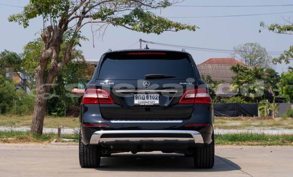 ซื้อ รถมือสอง Mercedes‒Benz ML–Class สีดำ รถยนต์ ใน %{เมือง} ใน นนทบุรี ซื้อ รถมือสอง Mercedes‒Benz ML–Class สีดำ รถยนต์ ใน %{เมือง} ใน นนทบุรี