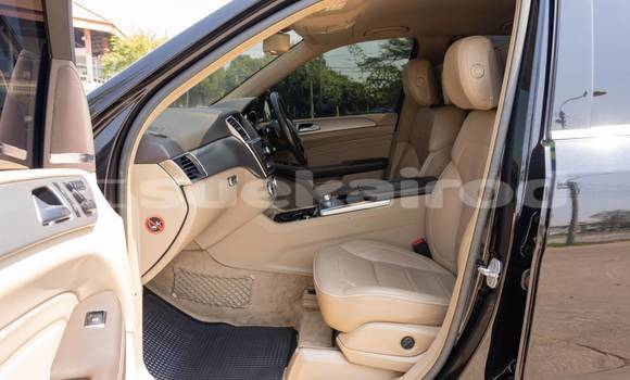 ซื้อ รถมือสอง Mercedes‒Benz ML–Class สีดำ รถยนต์ ใน %{เมือง} ใน นนทบุรี ซื้อ รถมือสอง Mercedes‒Benz ML–Class สีดำ รถยนต์ ใน %{เมือง} ใน นนทบุรี