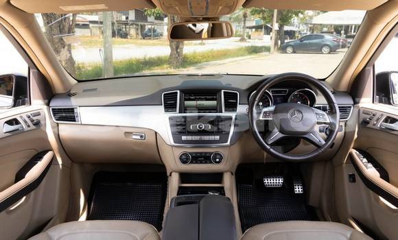 ซื้อ รถมือสอง Mercedes‒Benz ML–Class สีดำ รถยนต์ ใน %{เมือง} ใน นนทบุรี ซื้อ รถมือสอง Mercedes‒Benz ML–Class สีดำ รถยนต์ ใน %{เมือง} ใน นนทบุรี