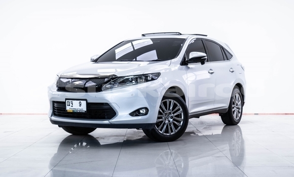 ซื้อ รถมือสอง Toyota Harrier อื่น ๆ รถยนต์ ใน %{เมือง} ใน นนทบุรี