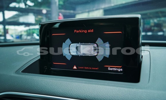 ซื้อ รถมือสอง Audi Q3 สีดำ รถยนต์ ใน %{เมือง} ใน นนทบุรี ซื้อ รถมือสอง Audi Q3 สีดำ รถยนต์ ใน %{เมือง} ใน นนทบุรี