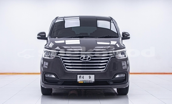 ซื้อ รถมือสอง Hyundai H1 สีน้ำตาล รถยนต์ ใน %{เมือง} ใน นนทบุรี ซื้อ รถมือสอง Hyundai H1 สีน้ำตาล รถยนต์ ใน %{เมือง} ใน นนทบุรี