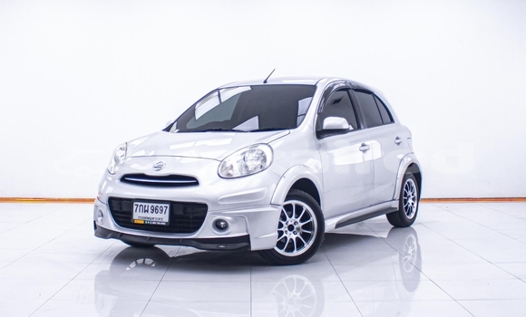 ซื้อ รถมือสอง Nissan March อื่น ๆ รถยนต์ ใน %{เมือง} ใน นนทบุรี